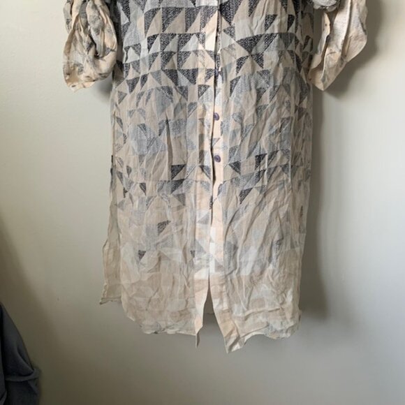 BCBGMaxazria 100% Silk Geometric Tunic Button up Blouse - Picture 8 of 8